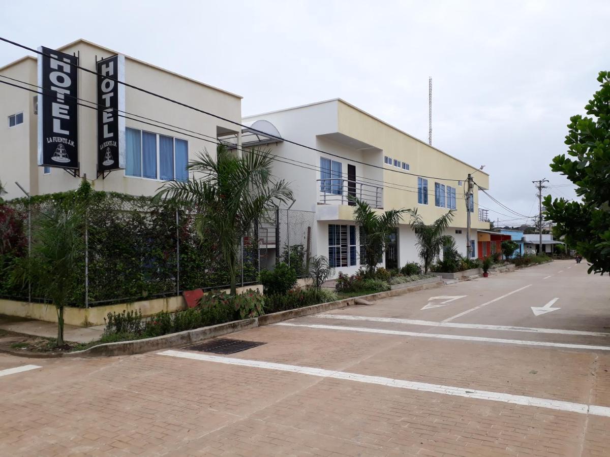Hotel La Fuente J.N La Macarena Exterior foto